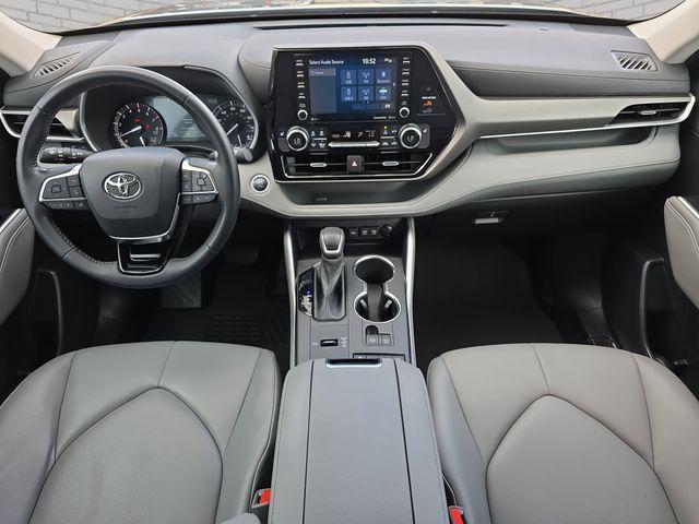 used 2021 Toyota Highlander car, priced at $29,498