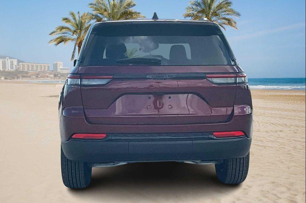 new 2025 Jeep Grand Cherokee car, priced at $38,053