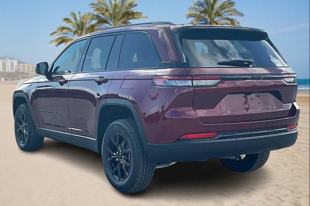new 2025 Jeep Grand Cherokee car, priced at $38,053