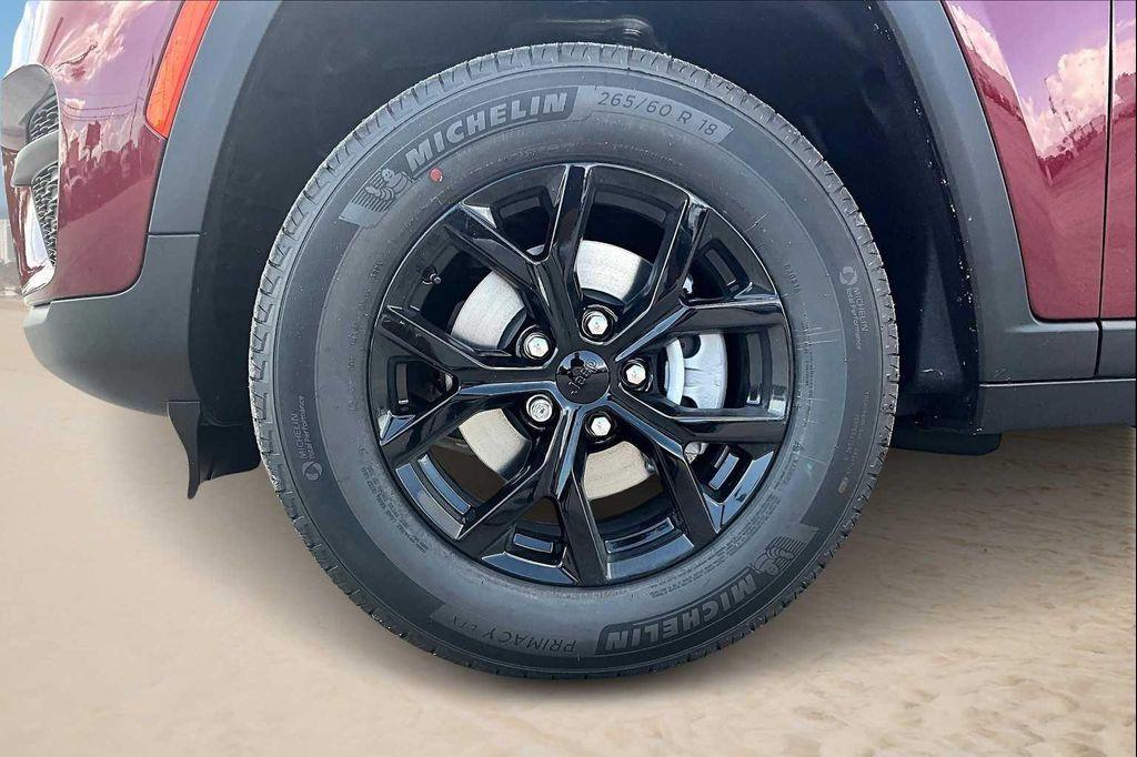 new 2025 Jeep Grand Cherokee car, priced at $38,053