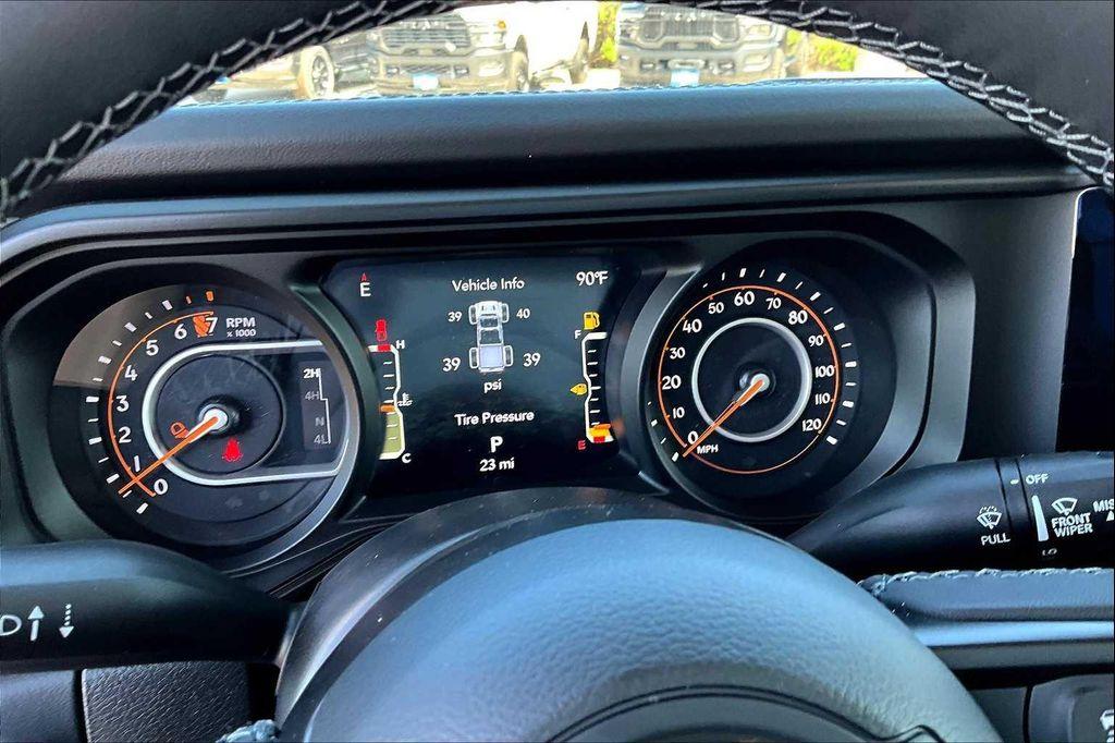 new 2025 Jeep Gladiator car, priced at $47,721