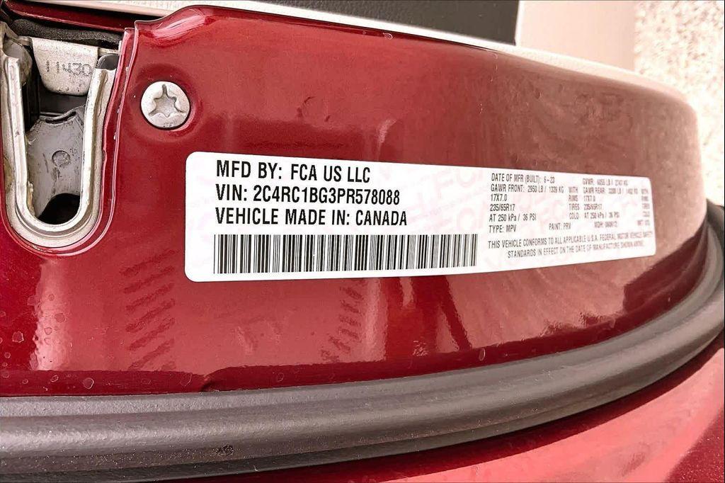 used 2023 Chrysler Pacifica car, priced at $20,338