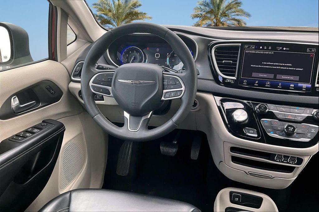 used 2023 Chrysler Pacifica car, priced at $20,338