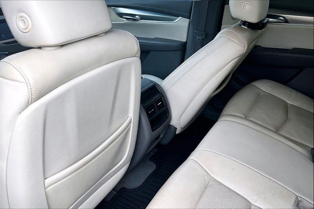 used 2017 Cadillac XT5 car, priced at $14,143