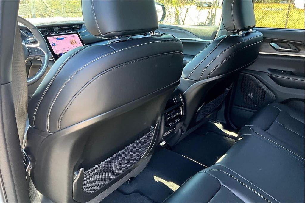 new 2025 Jeep Grand Cherokee car, priced at $49,227