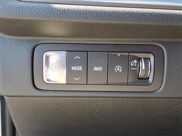 new 2026 Chevrolet Traverse car, priced at $43,195