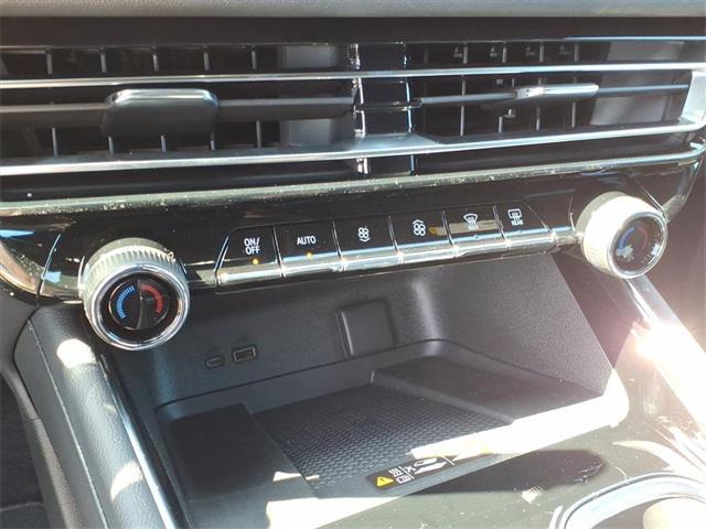 new 2026 Chevrolet Traverse car, priced at $43,195