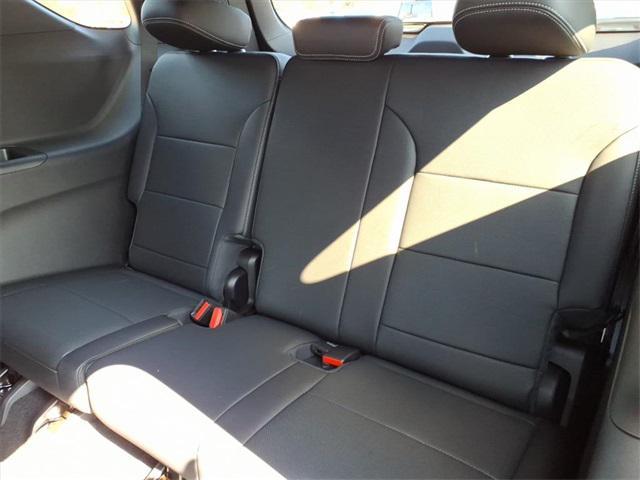 new 2026 Chevrolet Traverse car, priced at $43,195