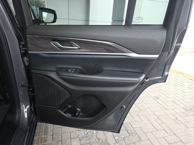 used 2023 Jeep Grand Cherokee car, priced at $28,995