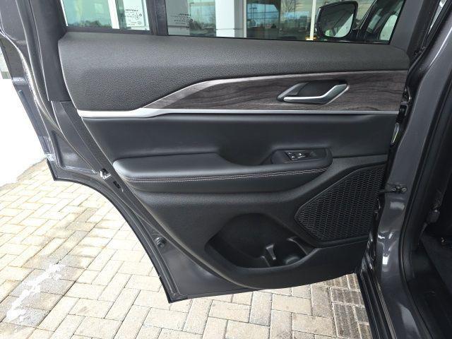 used 2023 Jeep Grand Cherokee car, priced at $28,995