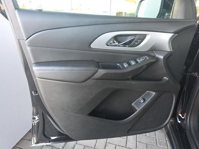 used 2022 Chevrolet Traverse car, priced at $23,495