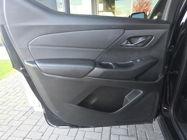 used 2022 Chevrolet Traverse car, priced at $23,495