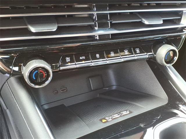 new 2026 Chevrolet Traverse car, priced at $42,620