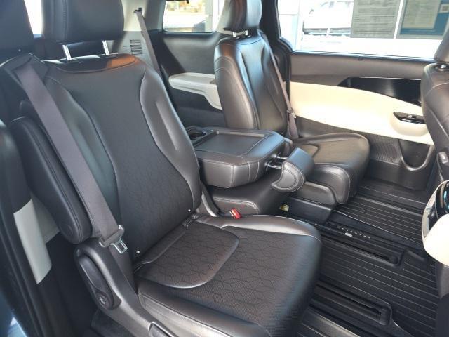 used 2023 Kia Carnival car, priced at $26,999