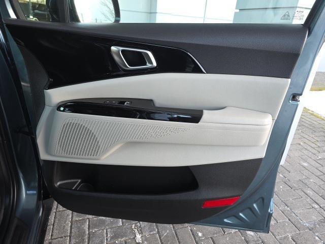 used 2023 Kia Carnival car, priced at $26,999