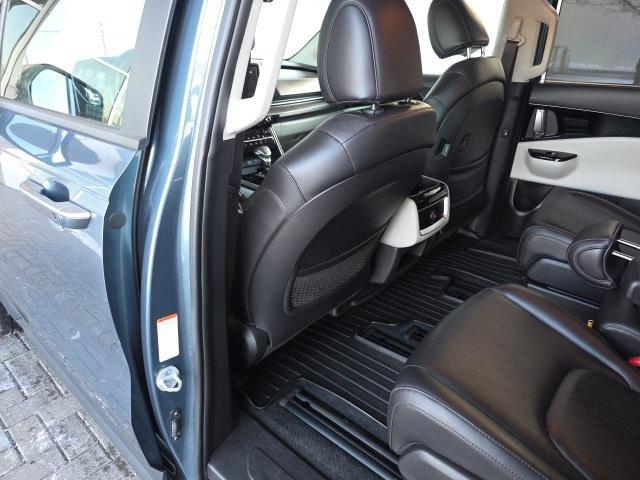 used 2023 Kia Carnival car, priced at $26,999
