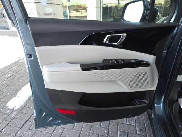 used 2023 Kia Carnival car, priced at $26,999