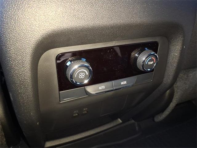 new 2026 Chevrolet Traverse car, priced at $43,115