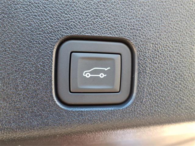 new 2026 Chevrolet Traverse car, priced at $43,115