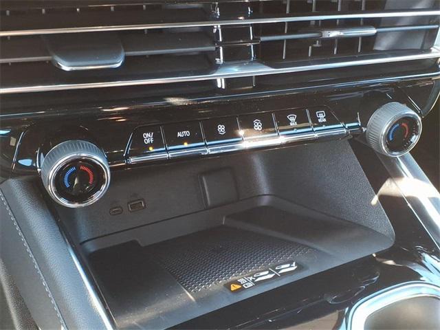 new 2026 Chevrolet Traverse car, priced at $43,115