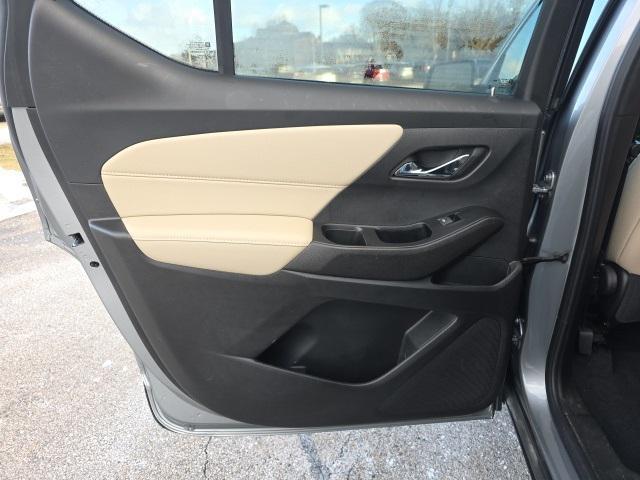 used 2023 Chevrolet Traverse car, priced at $28,248