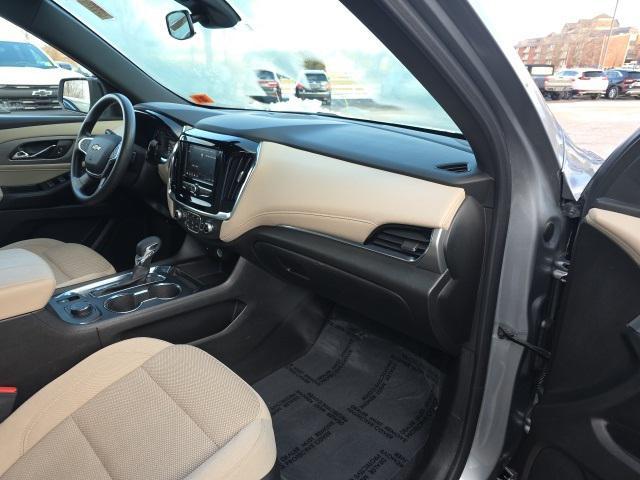 used 2023 Chevrolet Traverse car, priced at $28,248