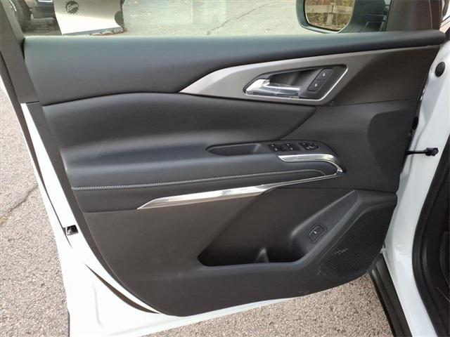 new 2026 Chevrolet Traverse car, priced at $42,620