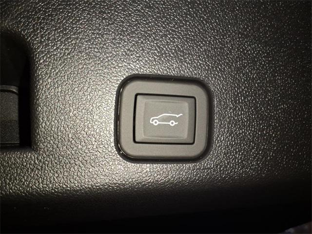 new 2026 Chevrolet Traverse car, priced at $42,620