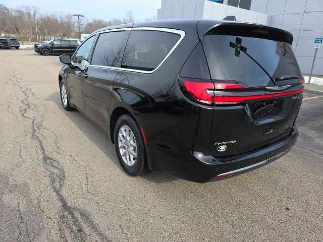 used 2024 Chrysler Pacifica car, priced at $27,999