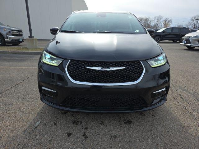 used 2024 Chrysler Pacifica car, priced at $27,999