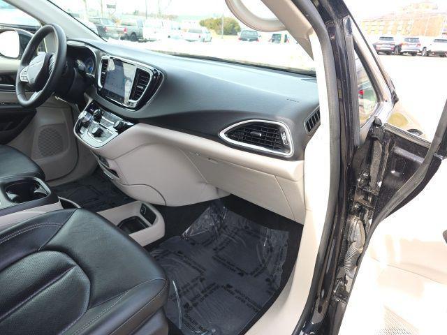 used 2024 Chrysler Pacifica car, priced at $27,999