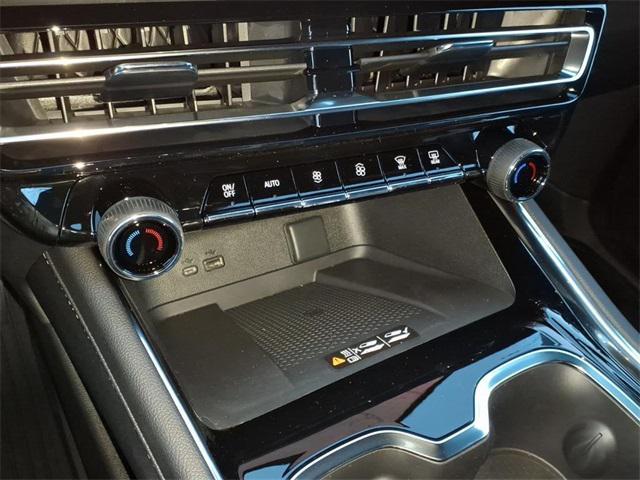 new 2026 Chevrolet Traverse car, priced at $42,620