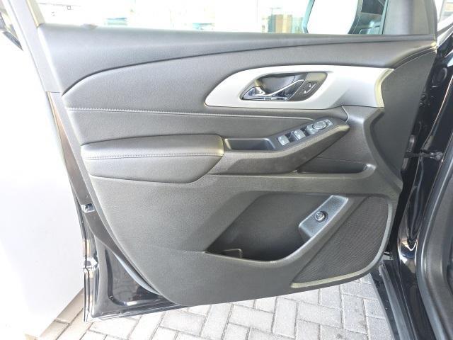used 2022 Chevrolet Traverse car, priced at $27,999