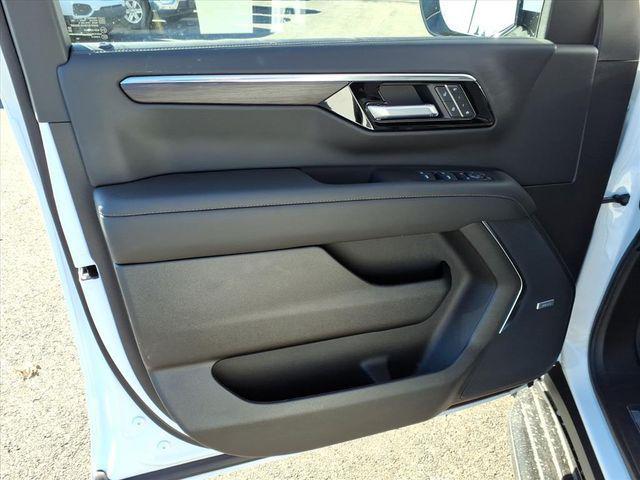 new 2026 Chevrolet Suburban car, priced at $72,675