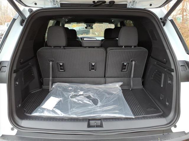 new 2026 Chevrolet Traverse car, priced at $42,620