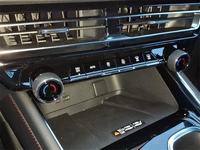 new 2026 Chevrolet Traverse car, priced at $57,220