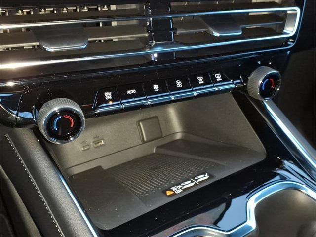 new 2026 Chevrolet Traverse car, priced at $44,630