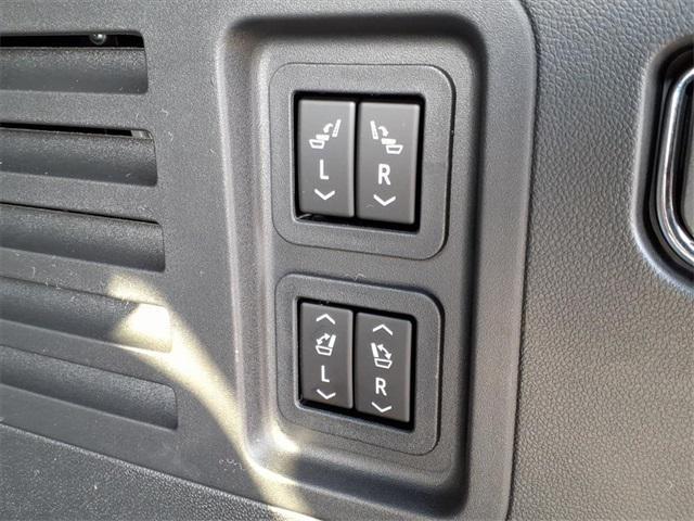 new 2026 Chevrolet Traverse car, priced at $57,220