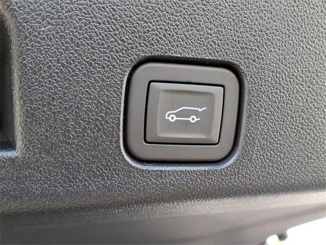 new 2026 Chevrolet Traverse car, priced at $57,220