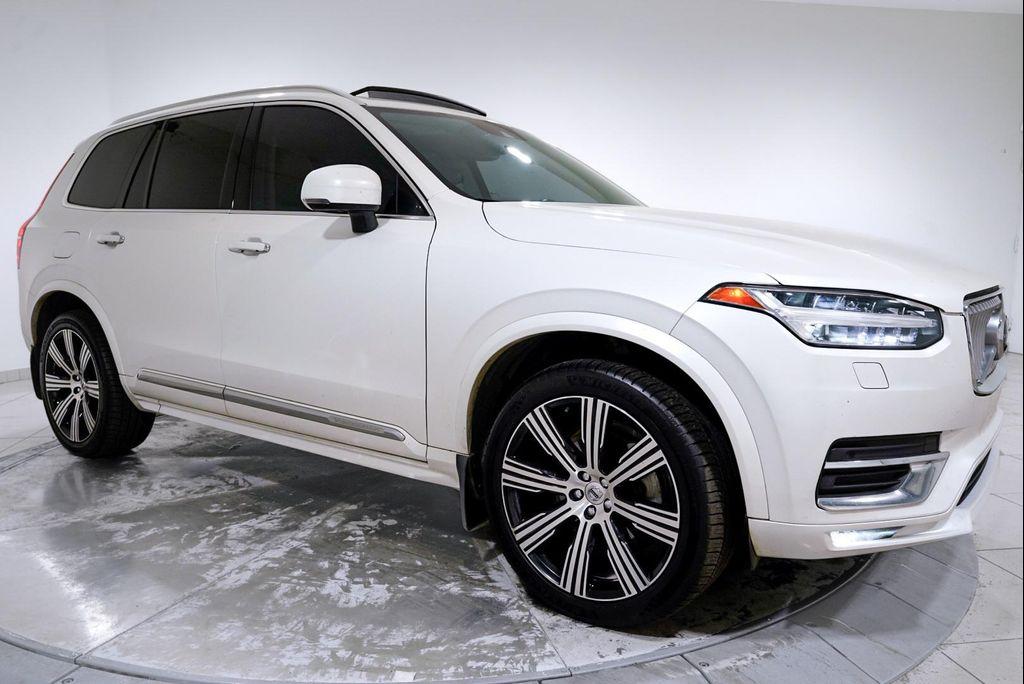 2020 White / Gray Volvo XC90