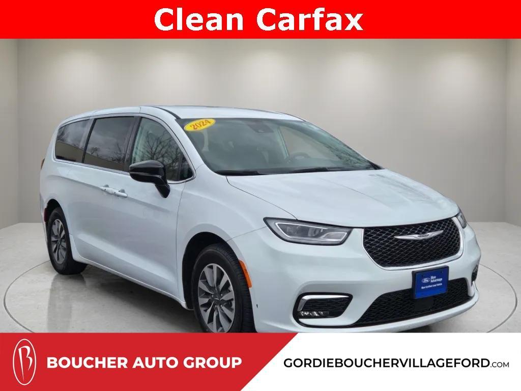 used 2024 Chrysler Pacifica Hybrid car, priced at $28,300