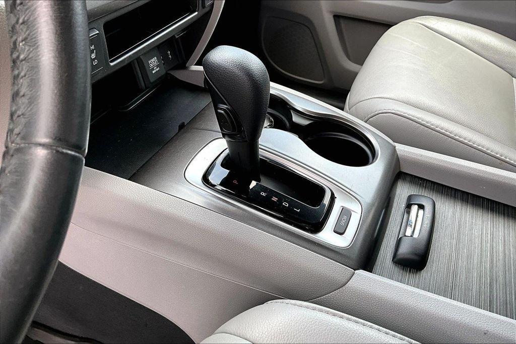 used 2018 Honda Pilot car, priced at $23,194