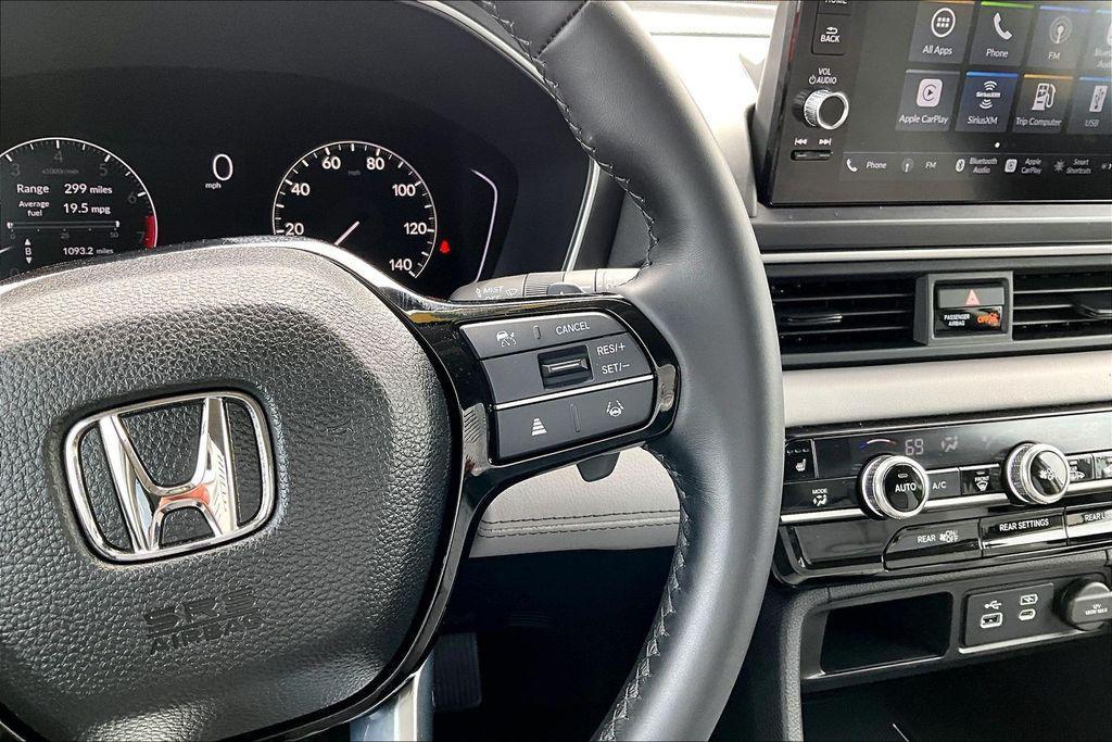 used 2025 Honda Pilot car, priced at $41,815