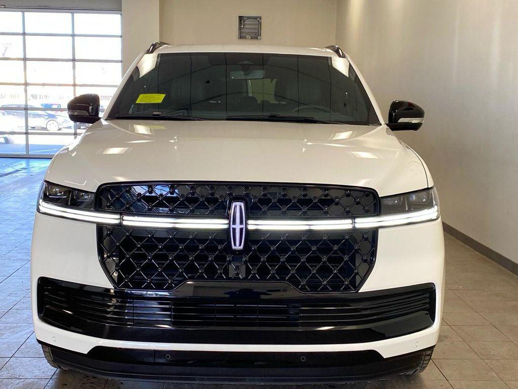 new 2026 Lincoln Navigator car, priced at $101,995