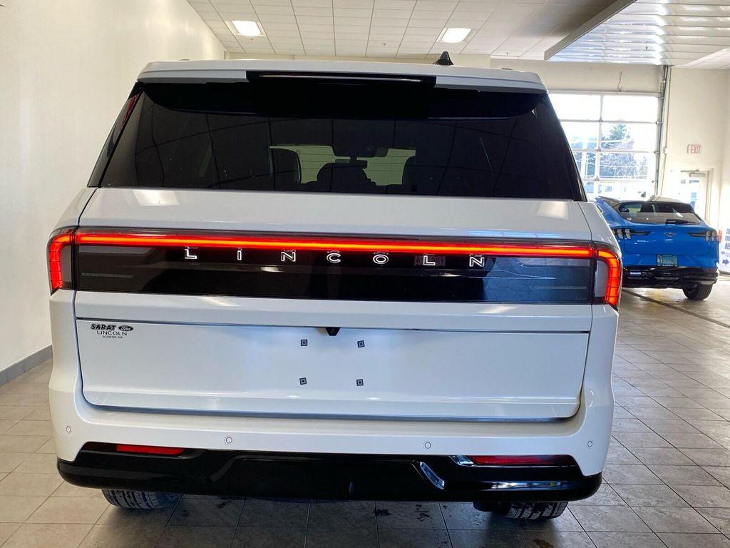 new 2026 Lincoln Navigator car, priced at $101,995