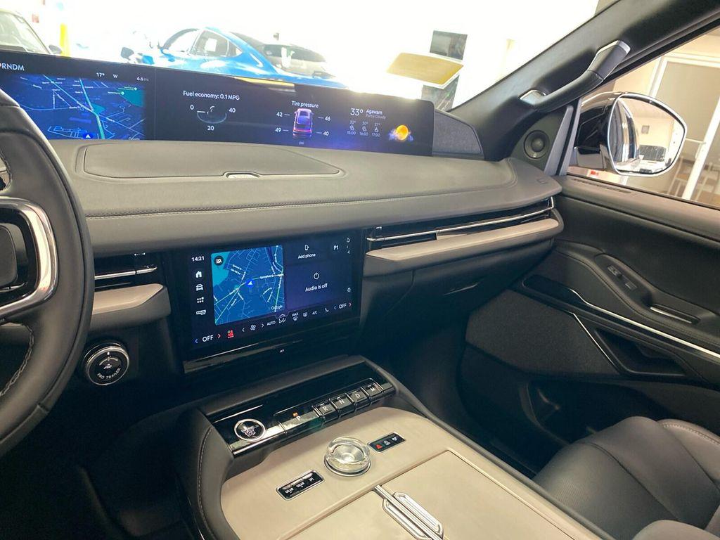 new 2026 Lincoln Navigator car, priced at $101,995