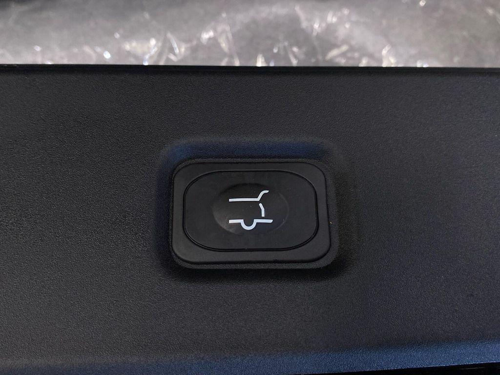 new 2025 Lincoln Navigator car, priced at $123,530