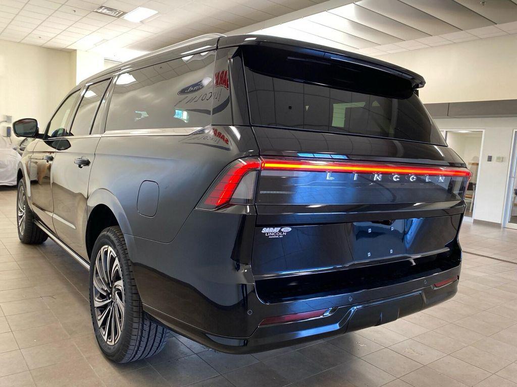 new 2025 Lincoln Navigator car, priced at $123,530