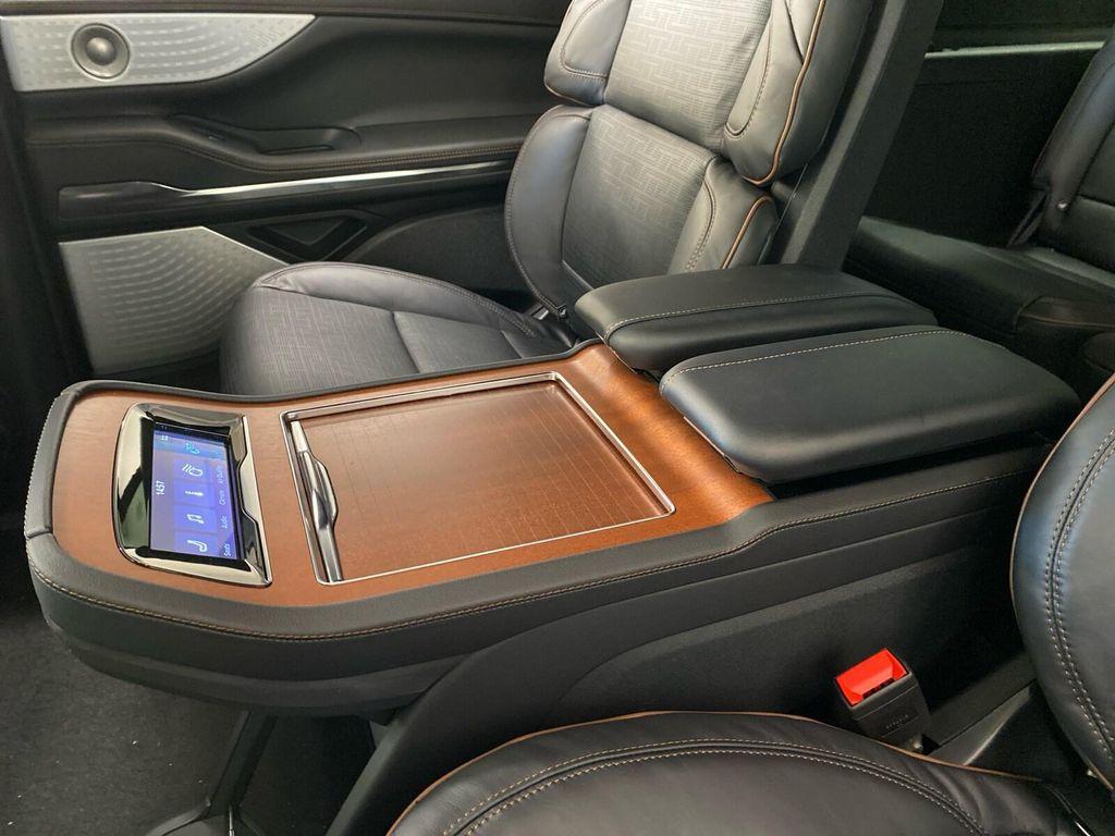 new 2025 Lincoln Navigator car, priced at $123,530