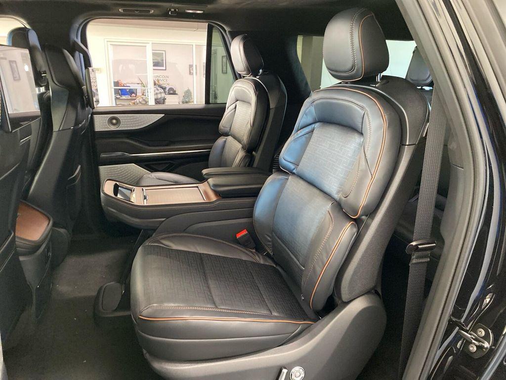 new 2025 Lincoln Navigator car, priced at $123,530